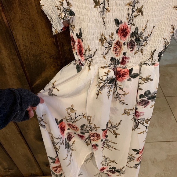 White flower dress - Picture 3 of 6